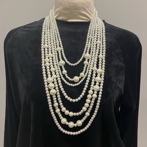 NWOT WHBM statement necklace.